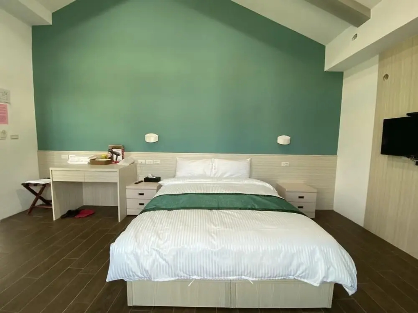 Rona Resort