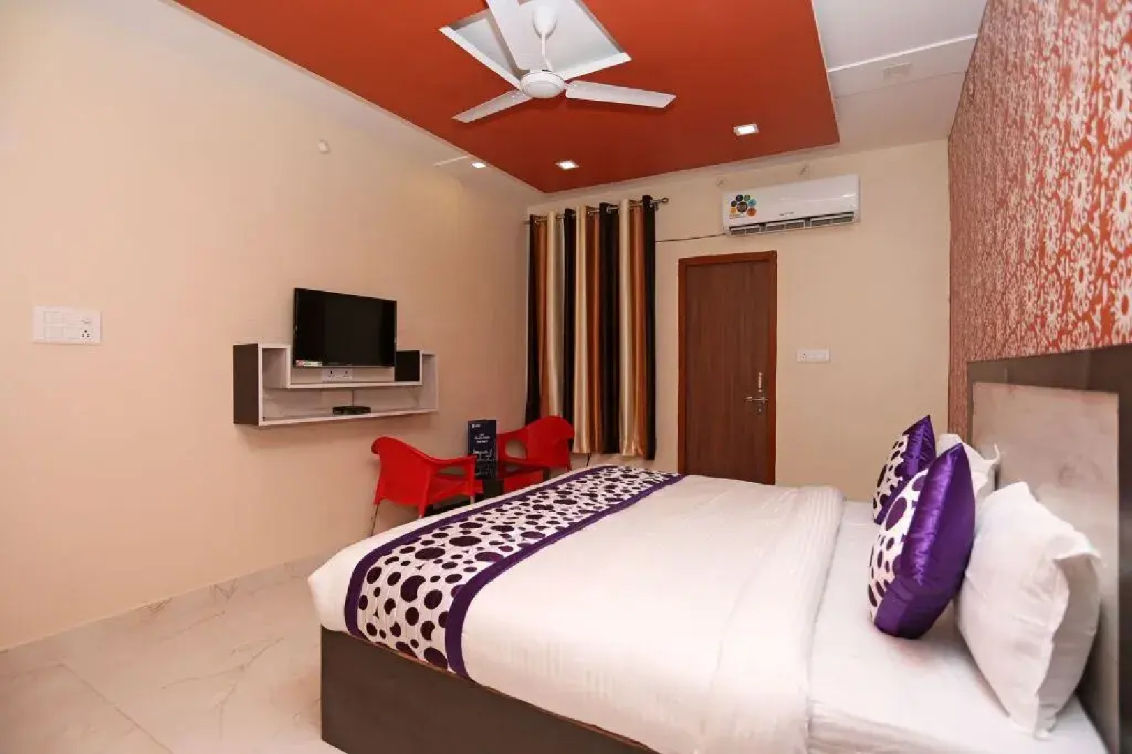Hotel Lake View By OYO Rooms