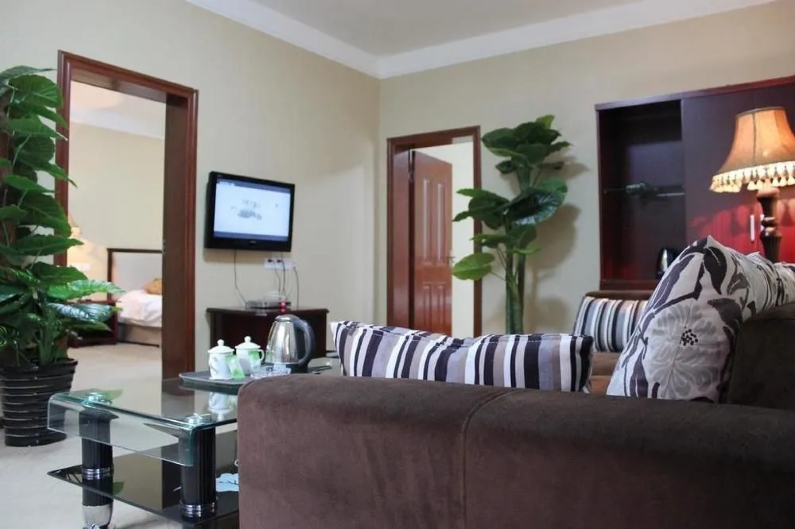 Hailuogou Yijiawenquan Hotel