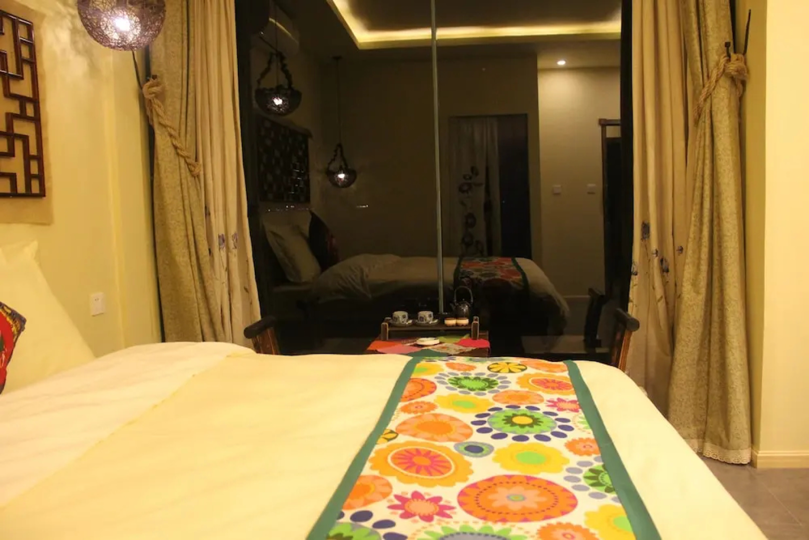 Buyi Hotel Resort Fuxian Lake