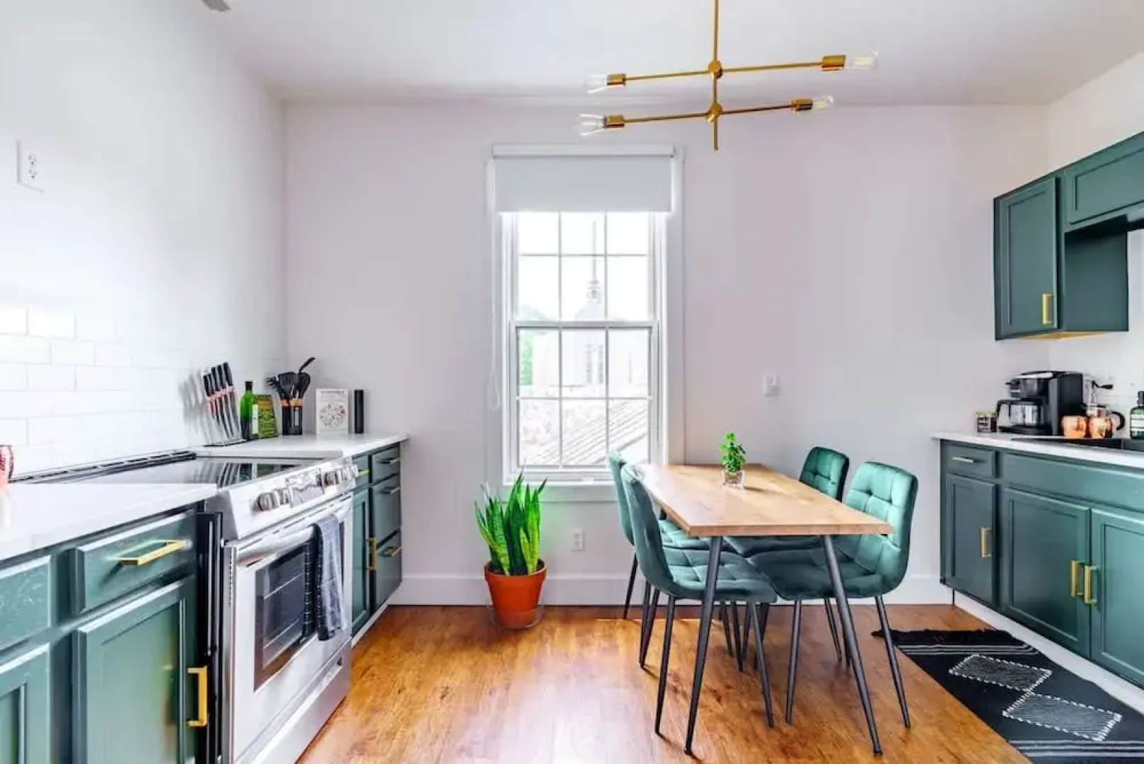 Prime Location Top Rated Clean Parking Free