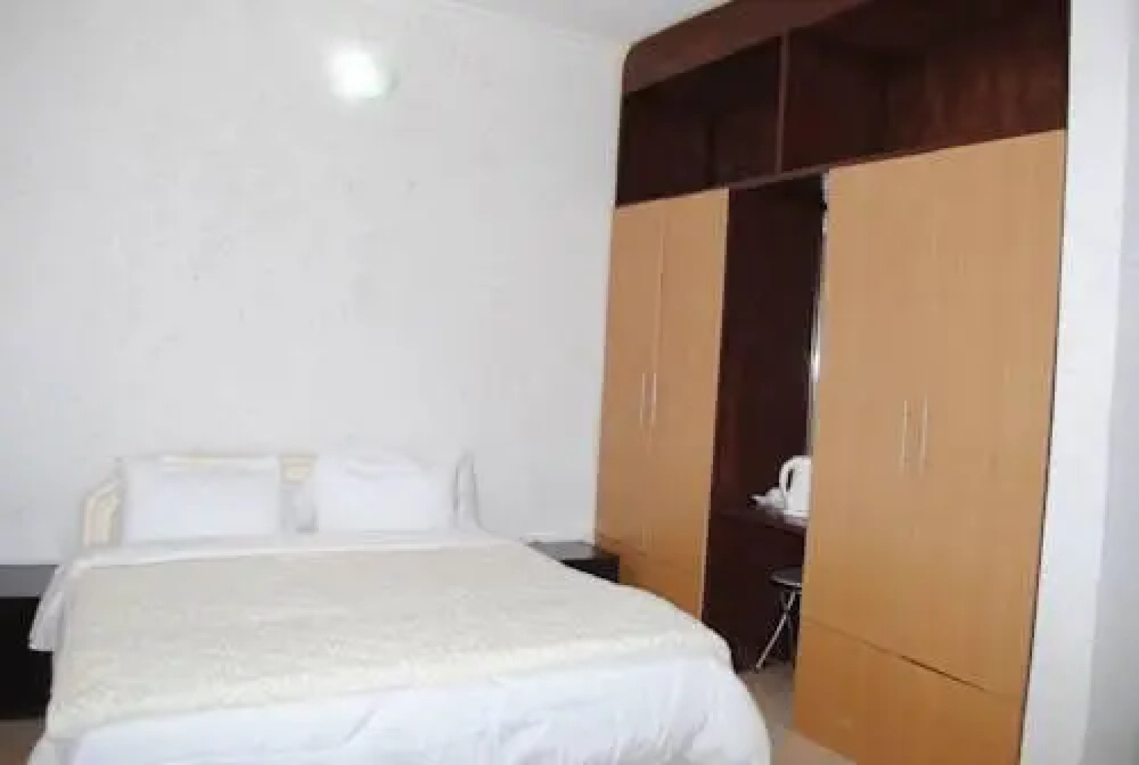 Figlos Hotel And Suites
