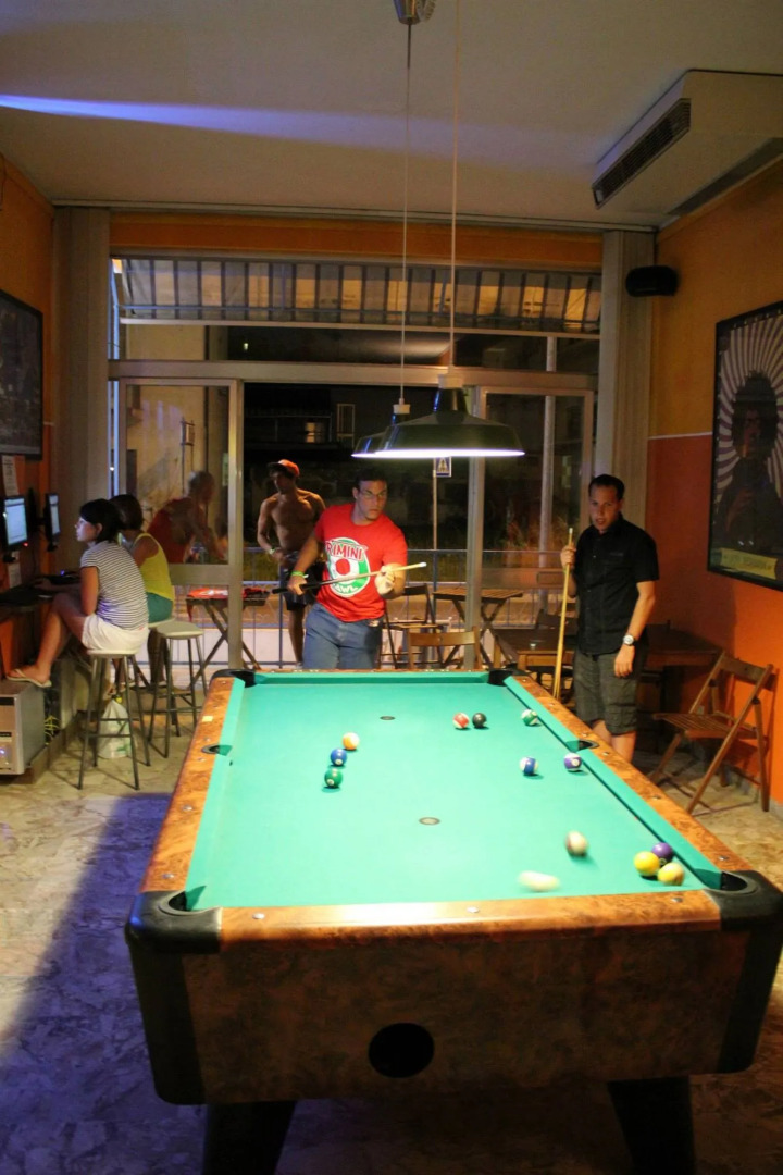 Sunflower Beach Backpacker Hostel