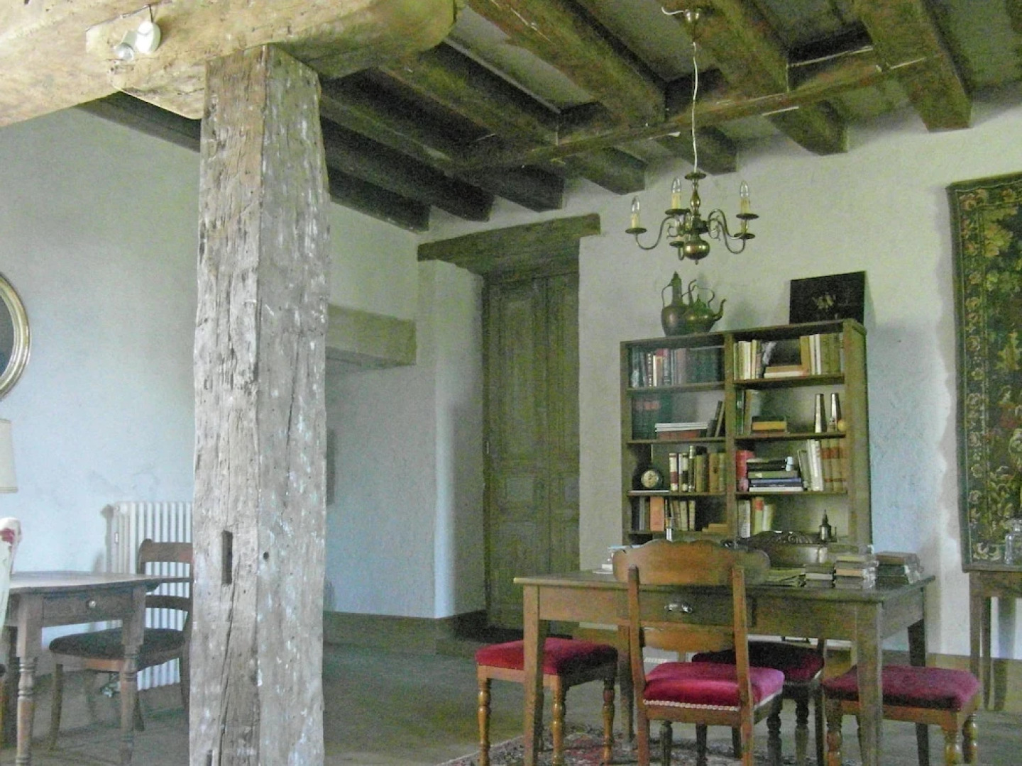 Charming and Private Castle on Four Hectares, With River, sun Terrace and Views