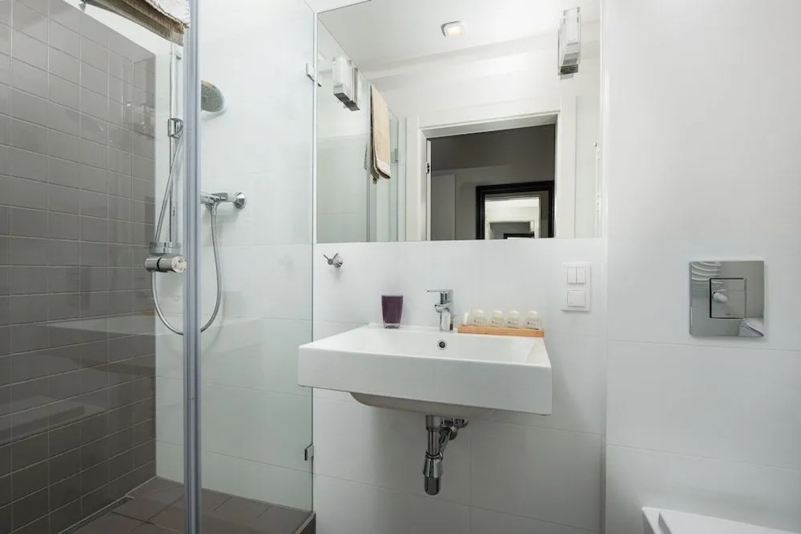 Apartinfo Waterlane Apartments