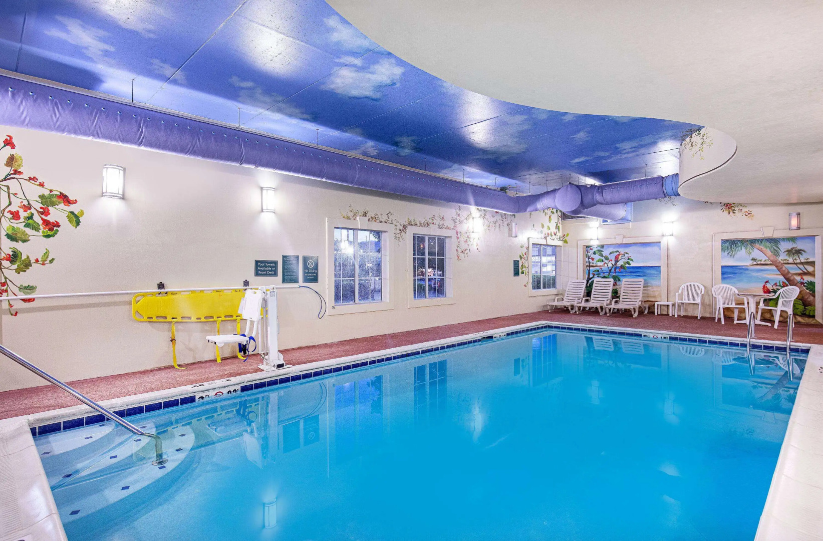 La Quinta Inn & Suites by Wyndham Bowling Green