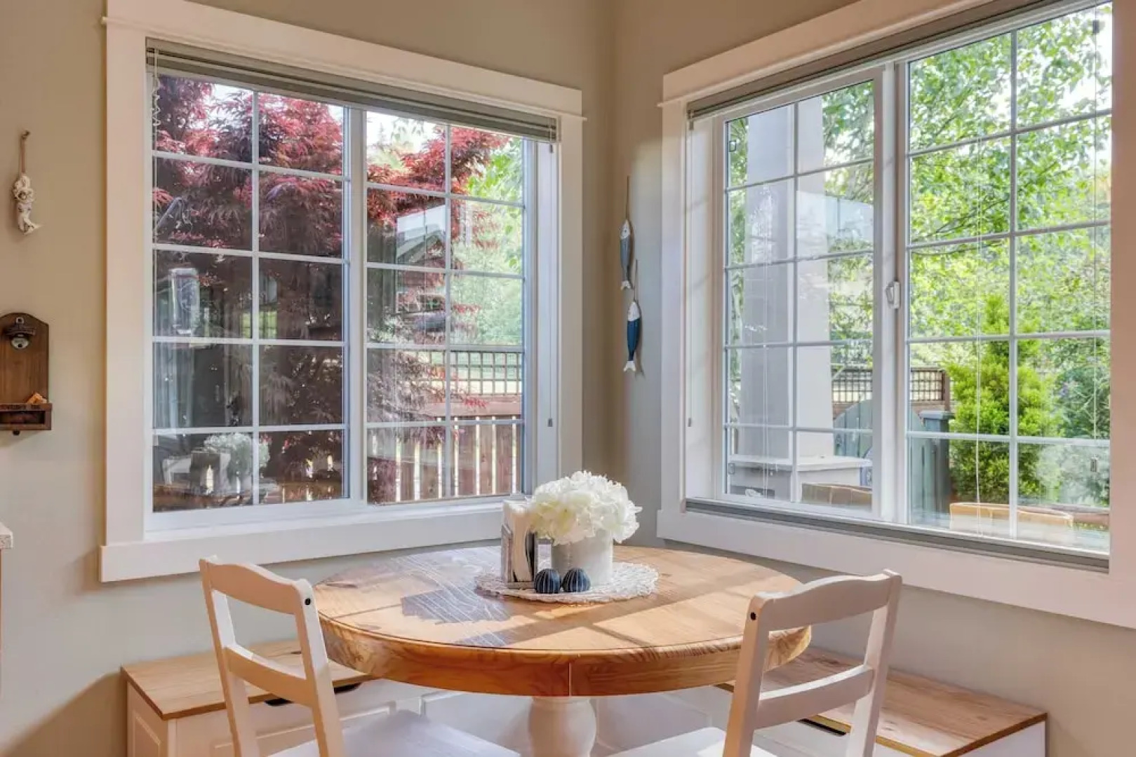 Sunny Backyard, Fireplace, Coastal Access in Peaceful Neighborhood Near Shopping