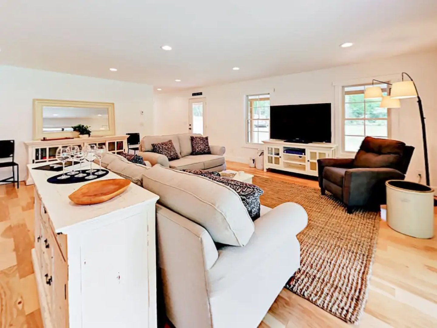 18 Bens Landing Rd Home 5 Bedrooms 2.5 Bathrooms Home
