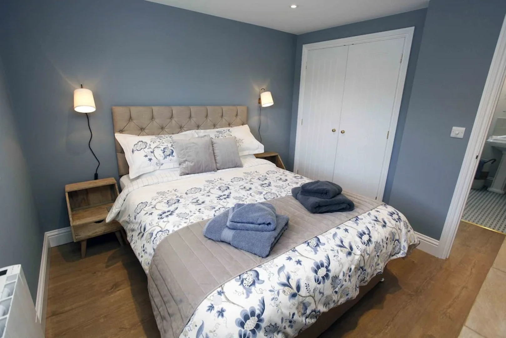 The Granary and Teals Den at Carters Barn Farm