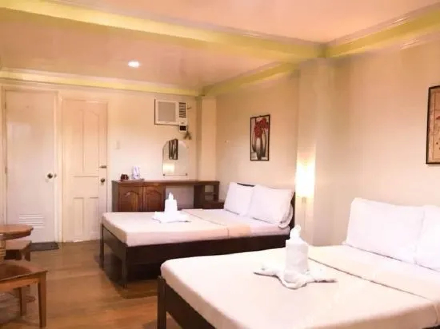 La Entrada Resort And Restaurant