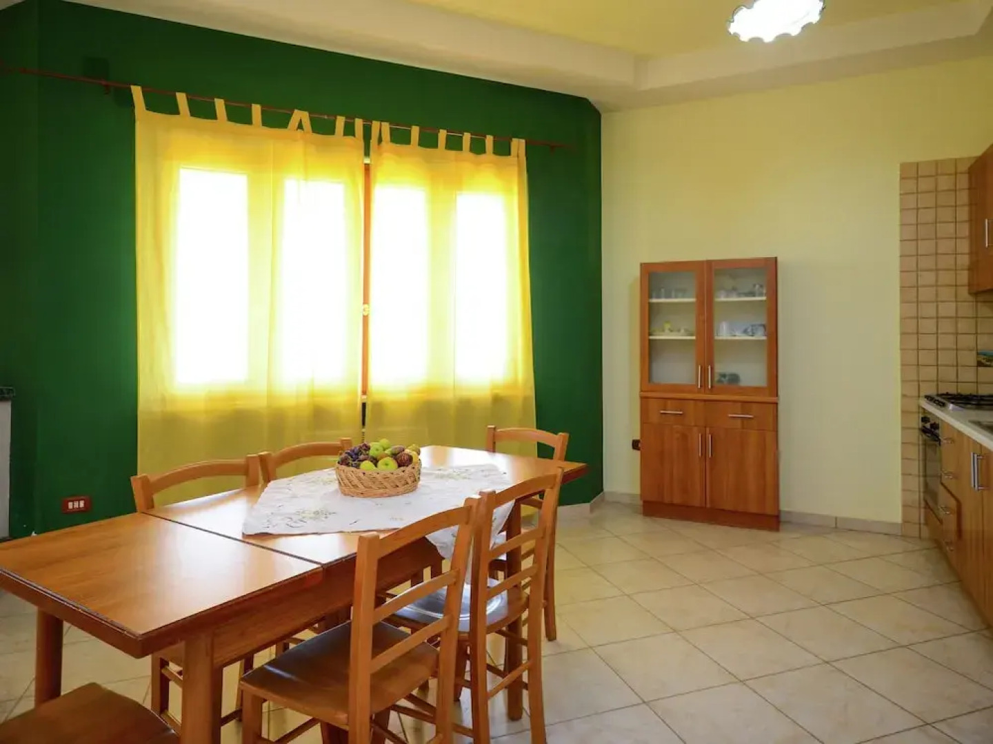 Apartment With Lovely Pool