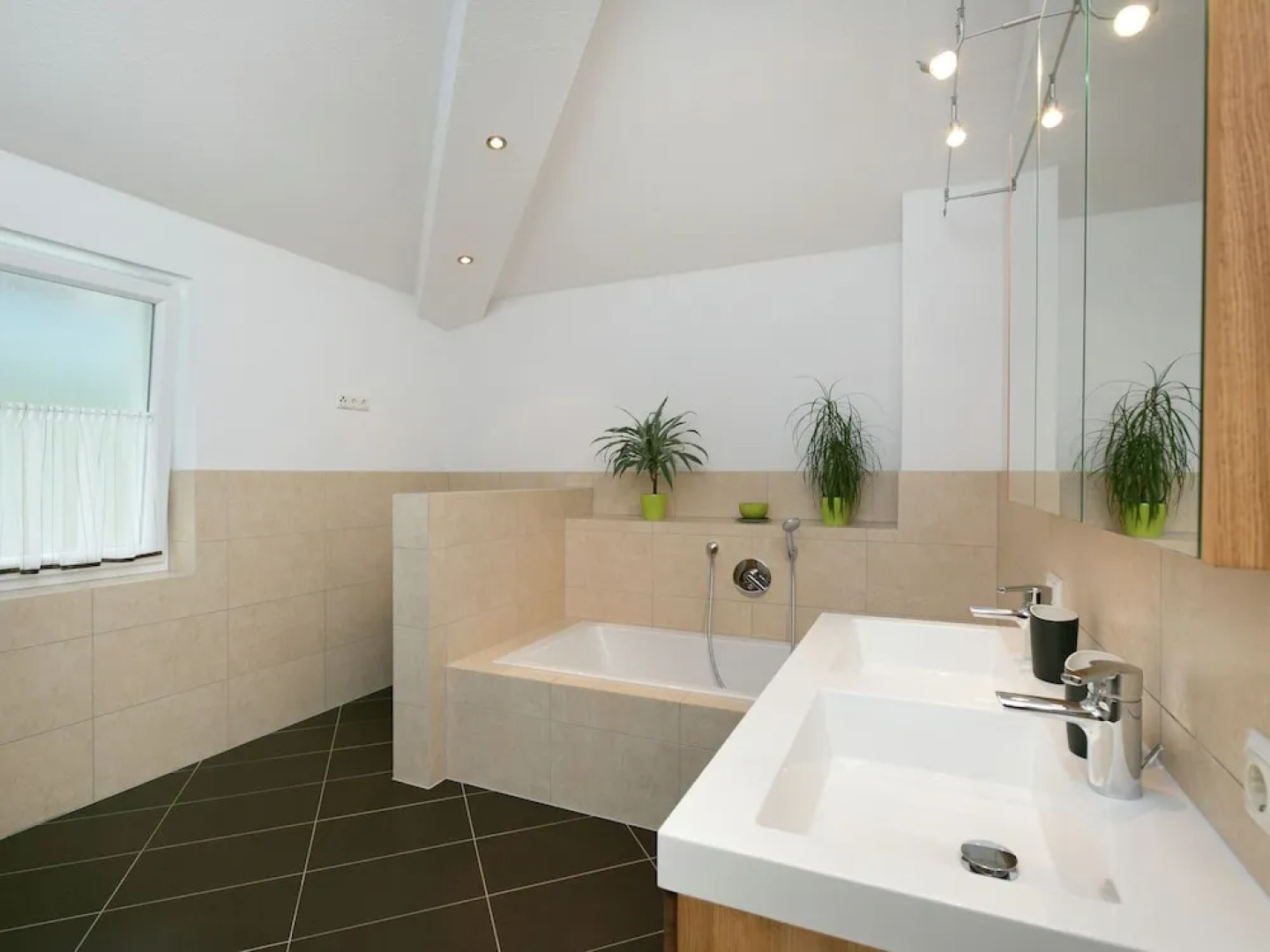 Rich Holiday Home with Sauna, Garden & Valley-Views in Itter