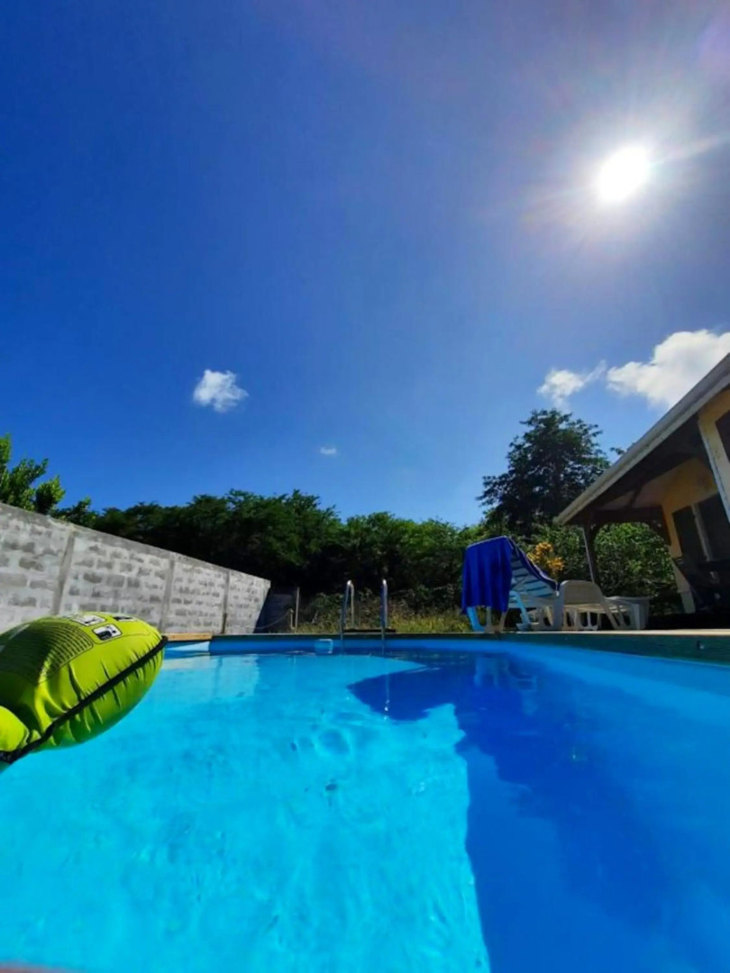 Villa de 2 chambres avec piscine privee jardin clos et wifi a Le Marin a 1 km de la plage