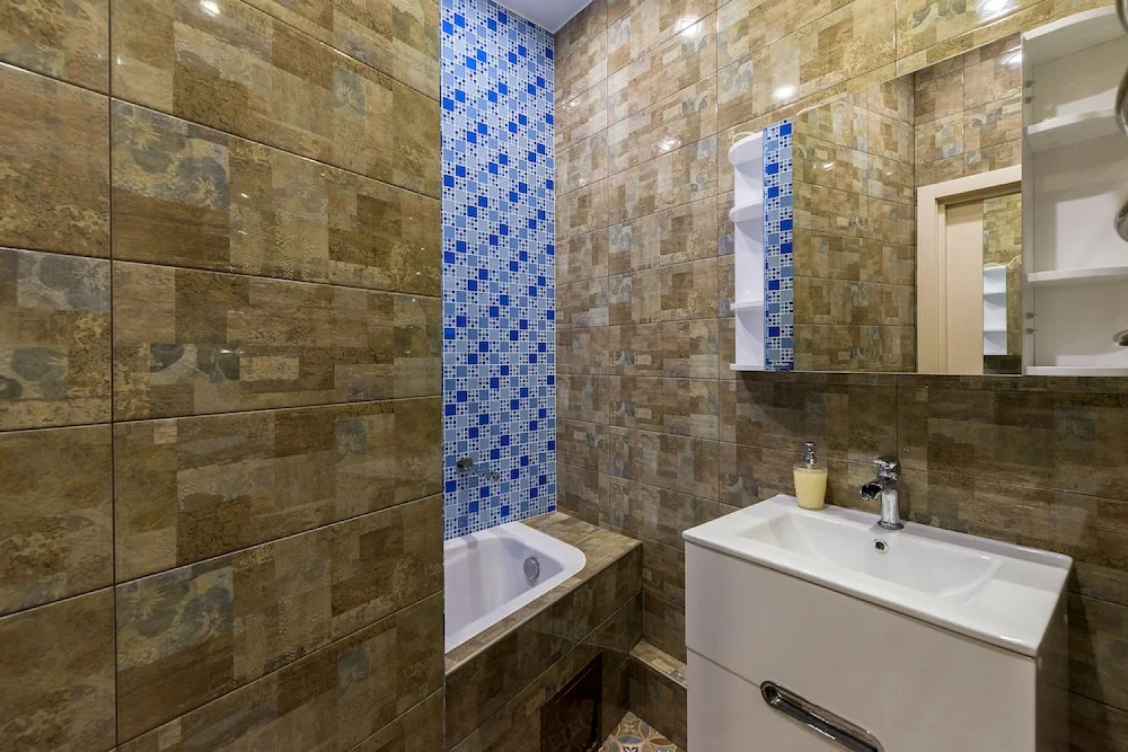 Апартаменты с видом на Ленинский проспект