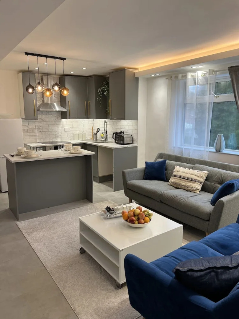 Luxury 2 Bed Apartment in Royal Sutton Coldfield