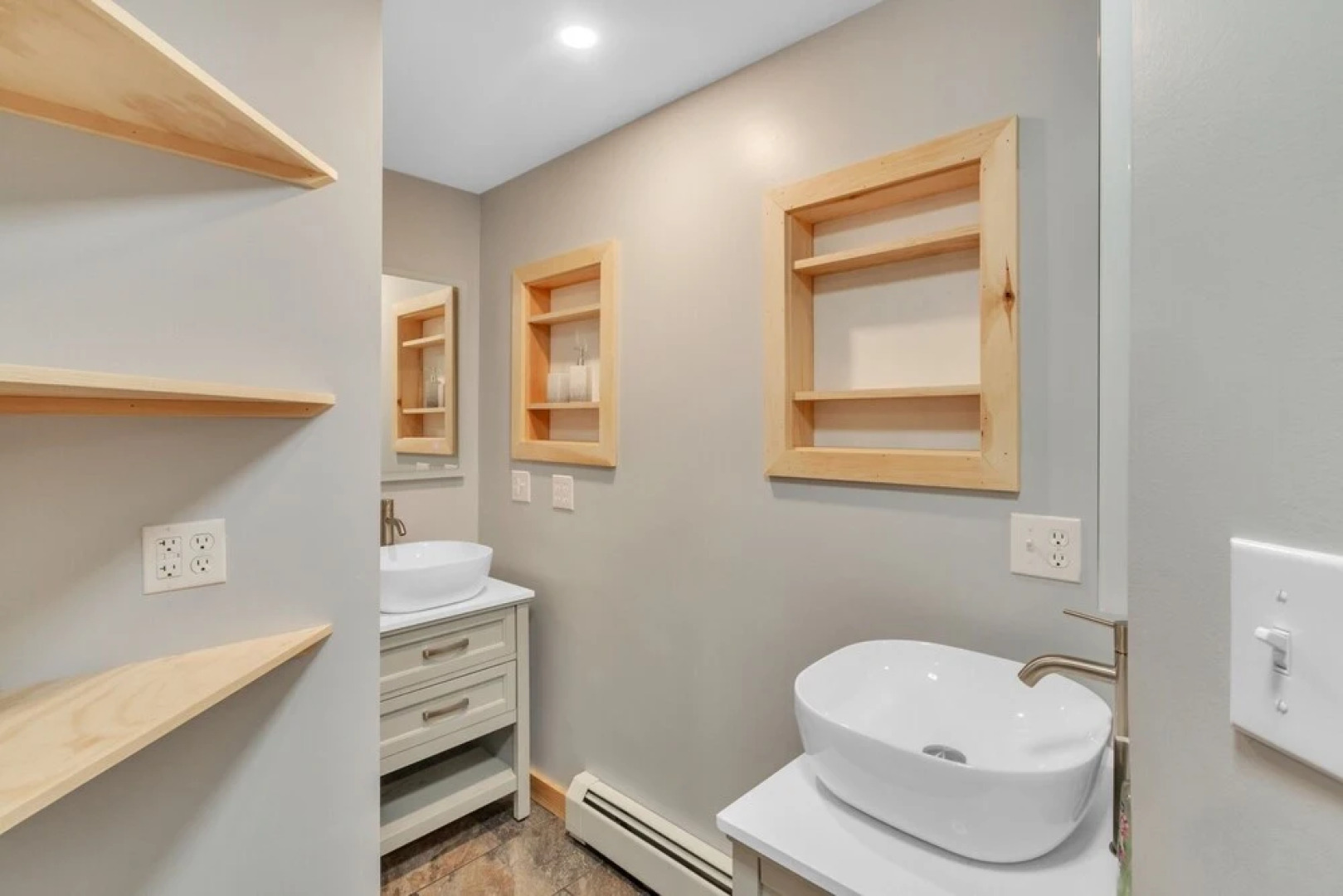 Stunning Mountain Retreat in Campton, Perfect for Skiing and Year-Round Fun by RedAwning