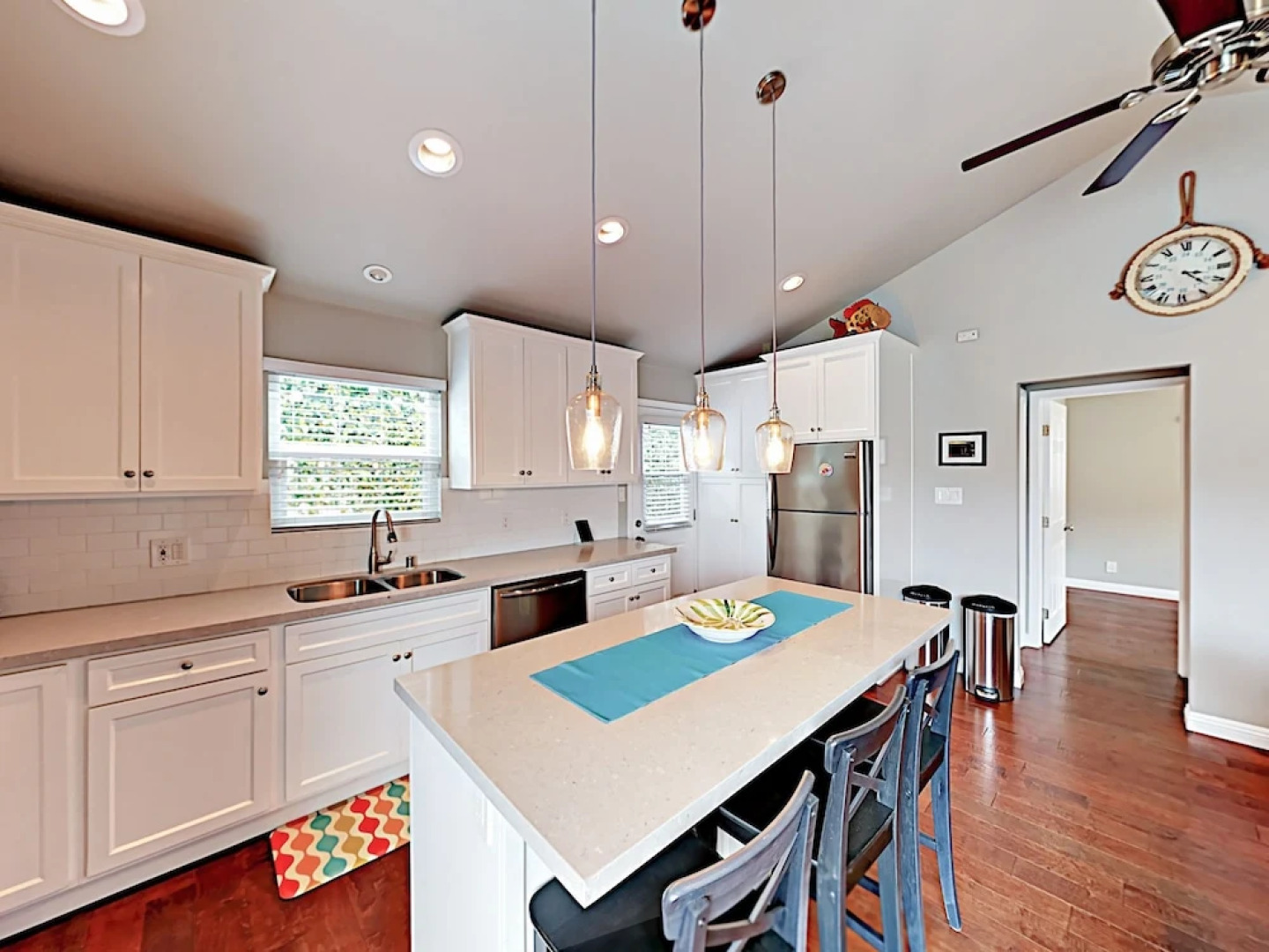 Bright 3BR Main Street El Segundo by RedAwning