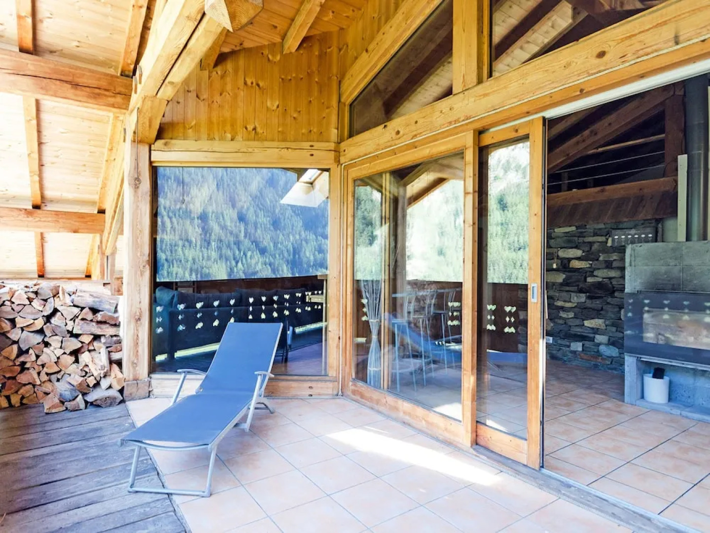 Friendly Chalet Located 150 m From the Charming Village of Peisey