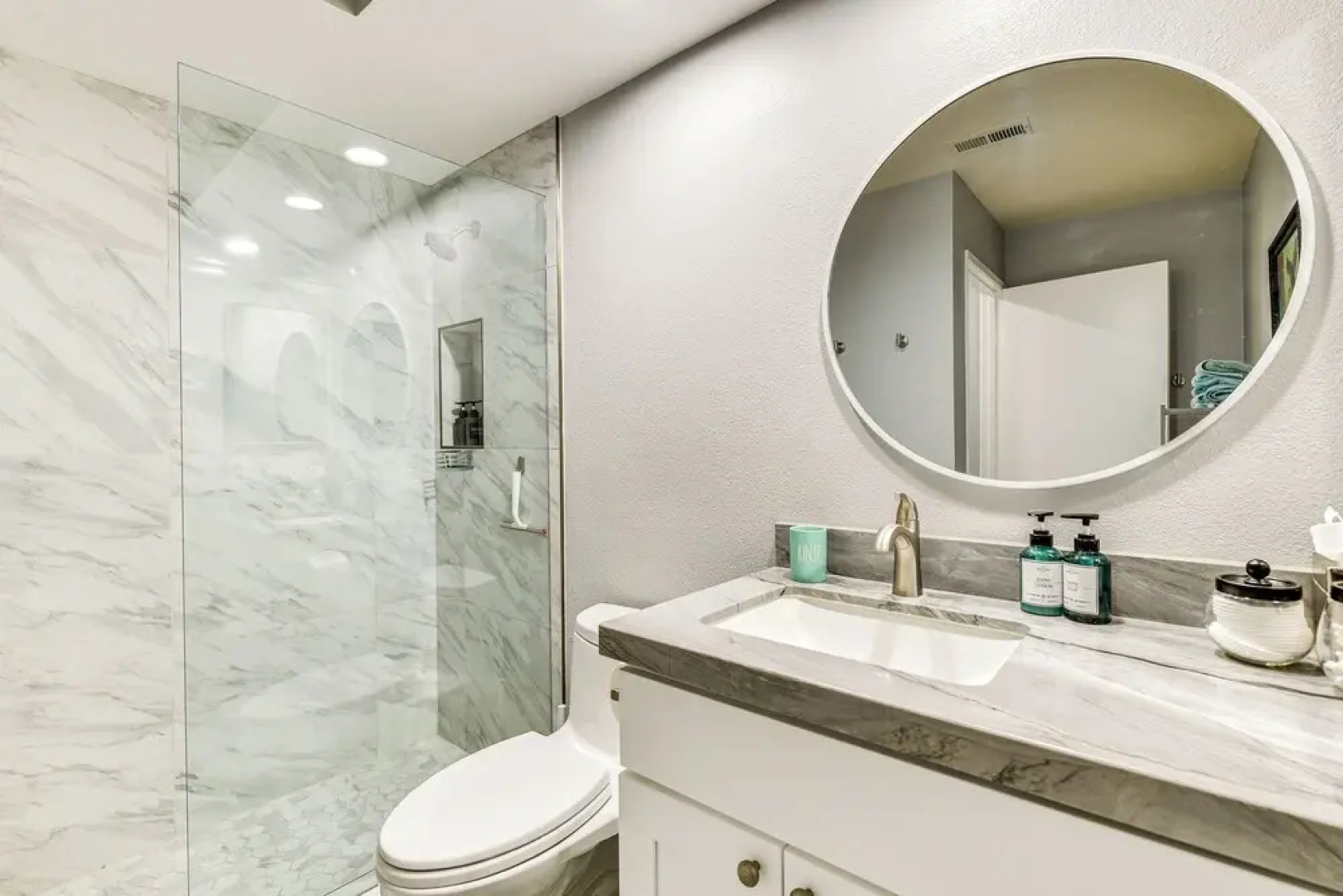 Pool Access: Newly Renovated Palm Desert Condo