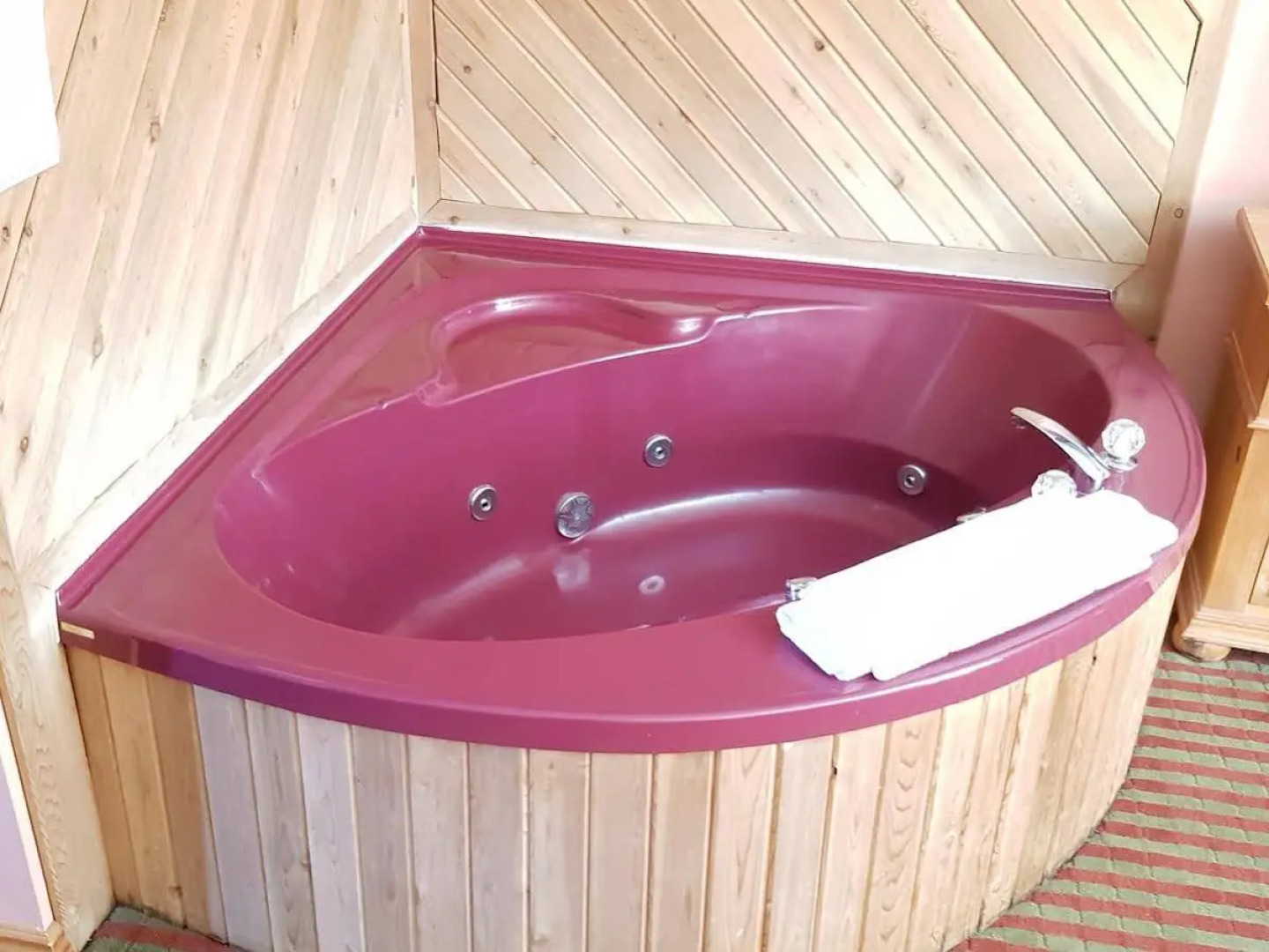 Knights Inn Colonial Fireside Inn