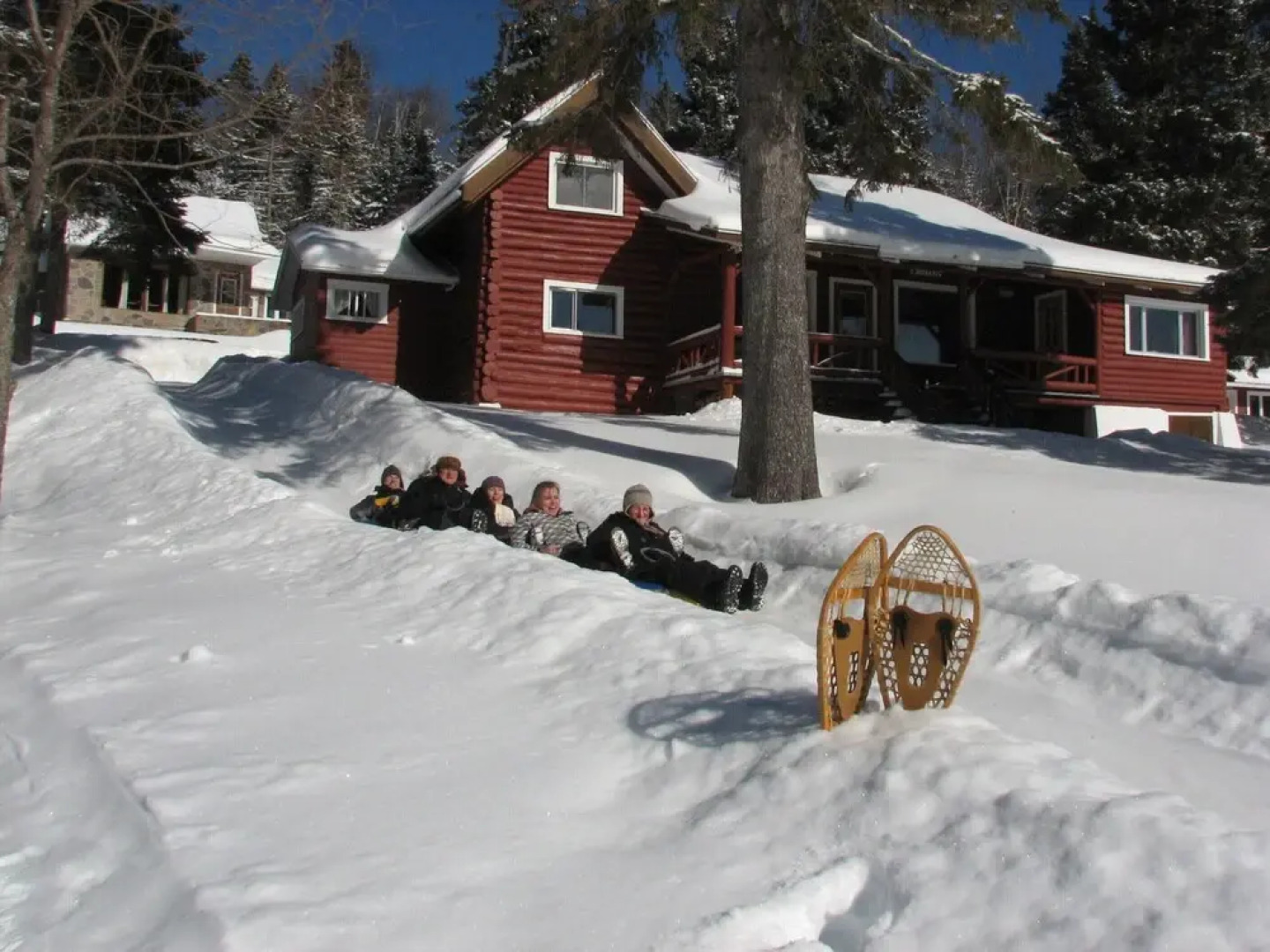 Kan-à-Mouche Pourvoirie Auberge et Chalets