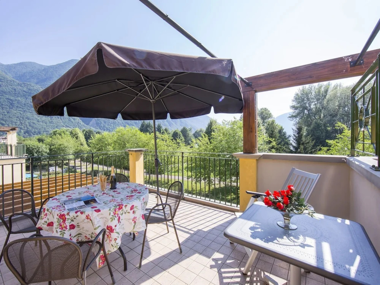 A Modern Furnished Studio With a Lovely Balcony