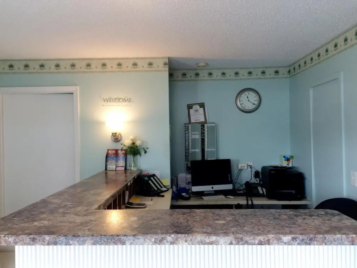 Sand Pebble Motor Lodge