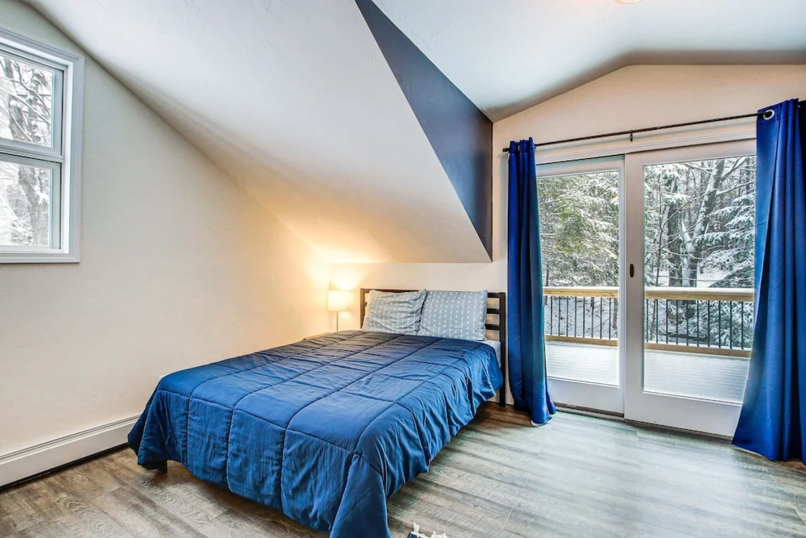 Home w/ Fireplace < 1 Mi to Peninsula State Park!