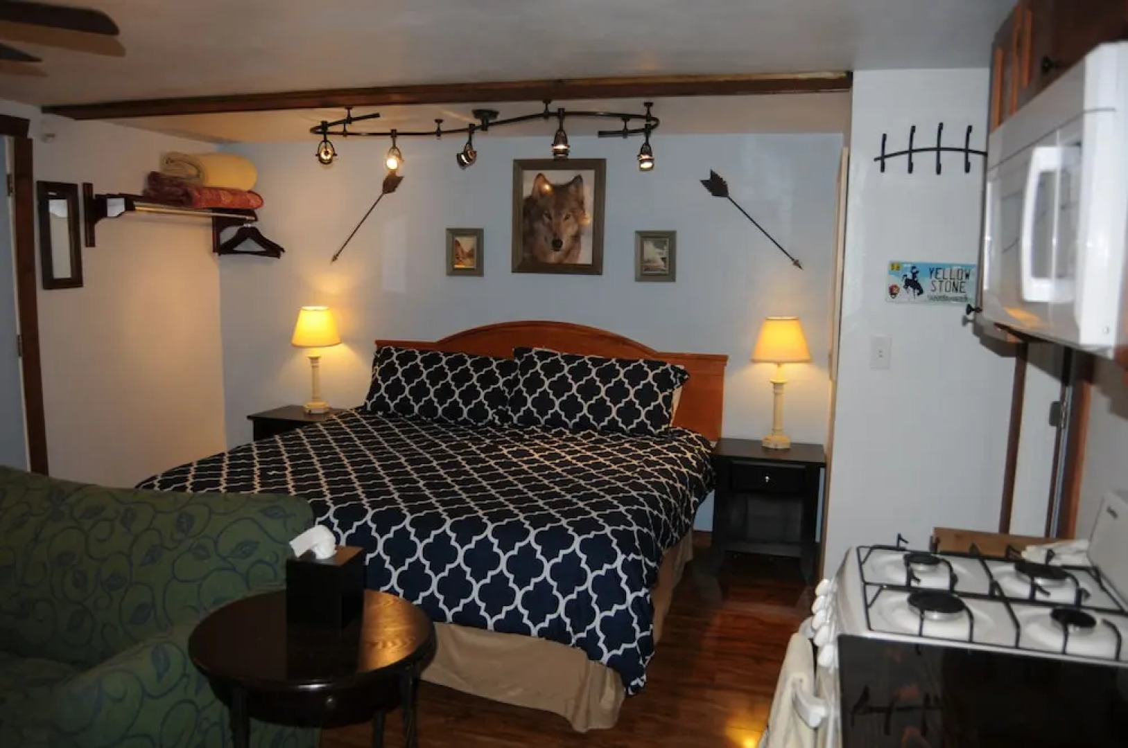 Yellowstone Motel - Adults Only