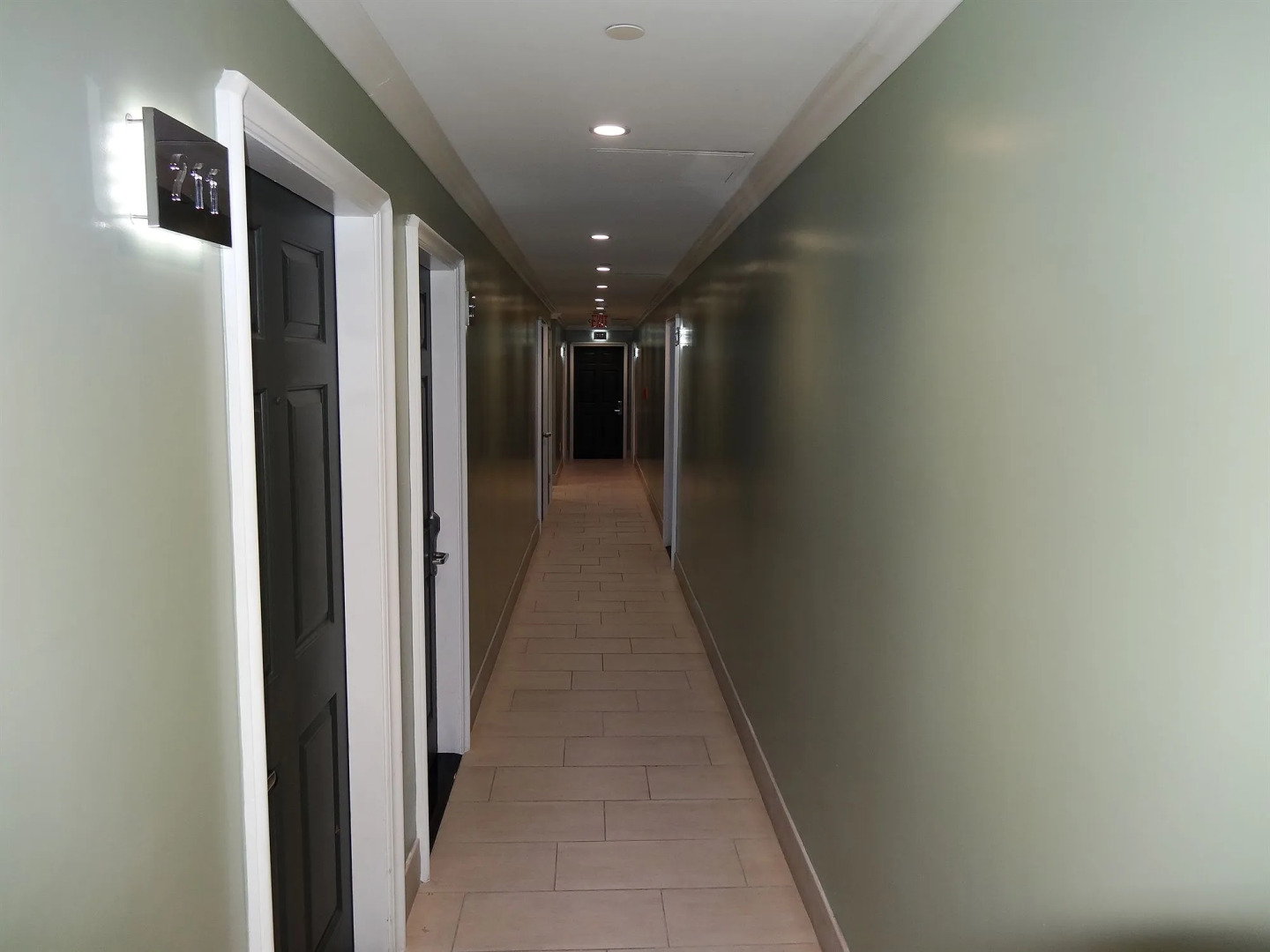 Balboa Inn, On the Beach