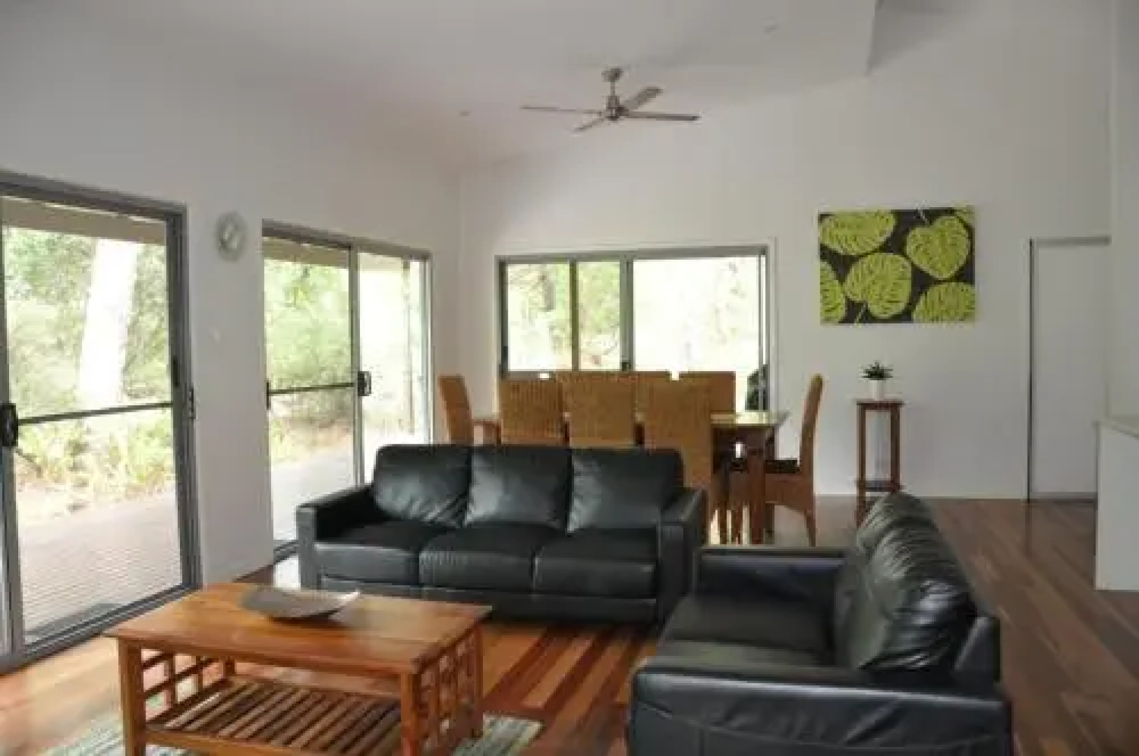 24 Esprit Drive Beach Home With Open Plan Living And Walking Distance To Beach