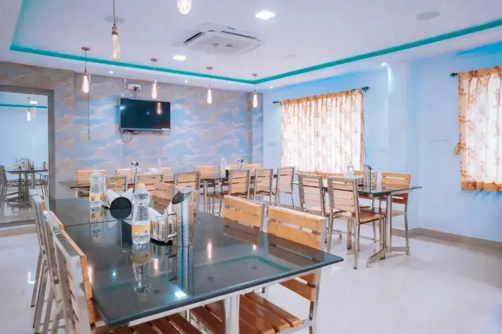 Rd Hotel by OYO Rooms