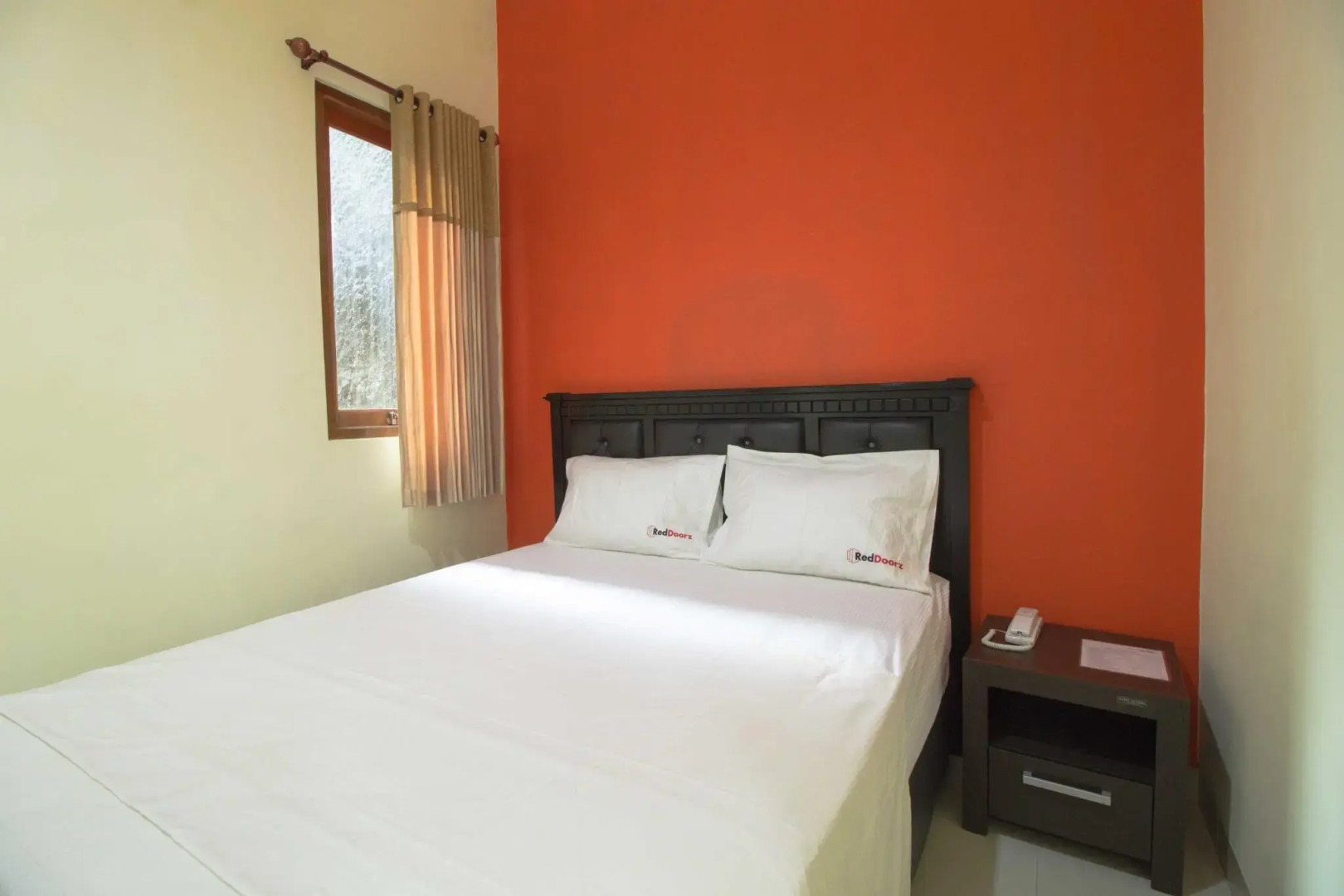 RedDoorz near Masjid Agung Surabaya