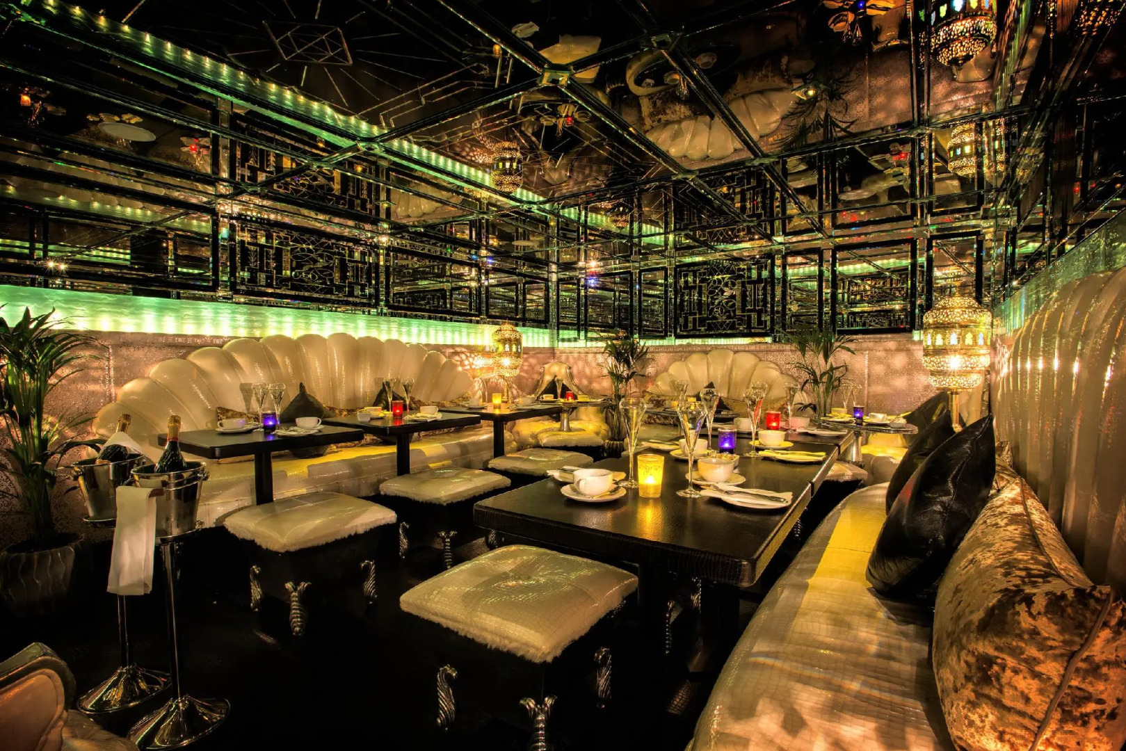 Crazy Bear Hotel-Beaconsfield