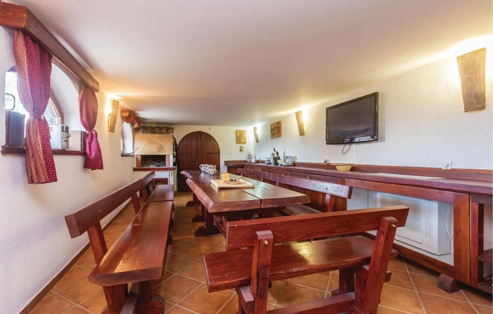 Awesome Home in Sveti Vid Dobrinjski with Hot Tub, WiFi & 6 Bedrooms