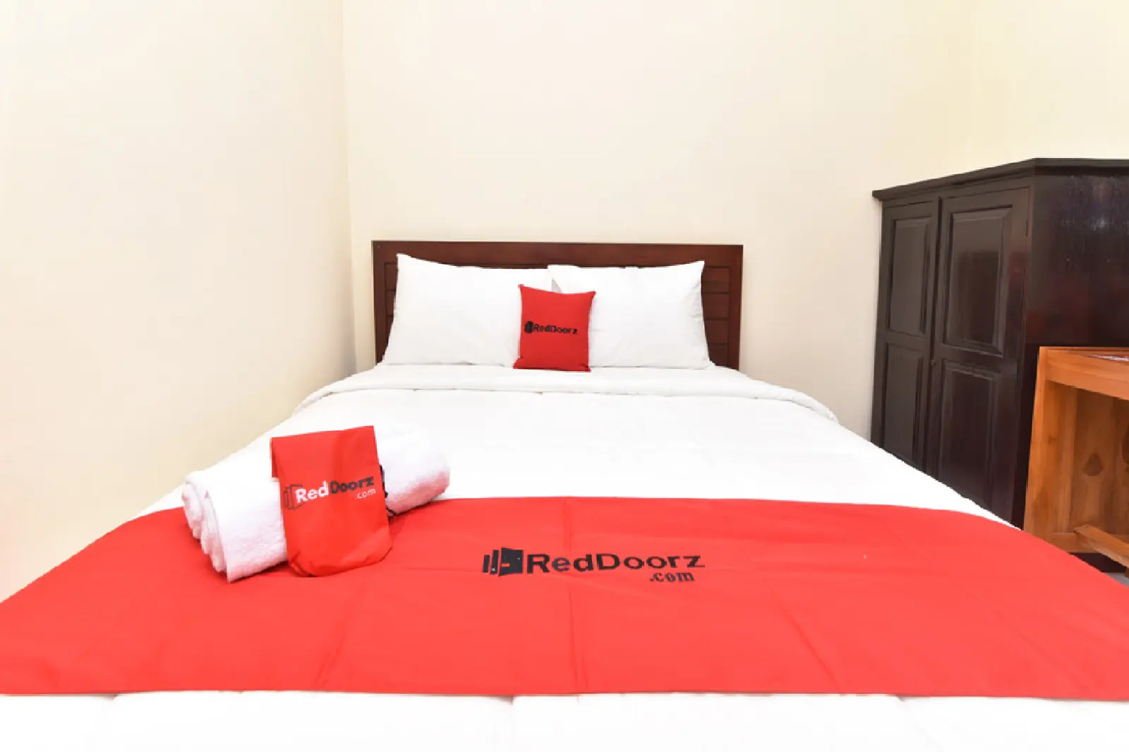 RedDoorz Plus @ Singaraja