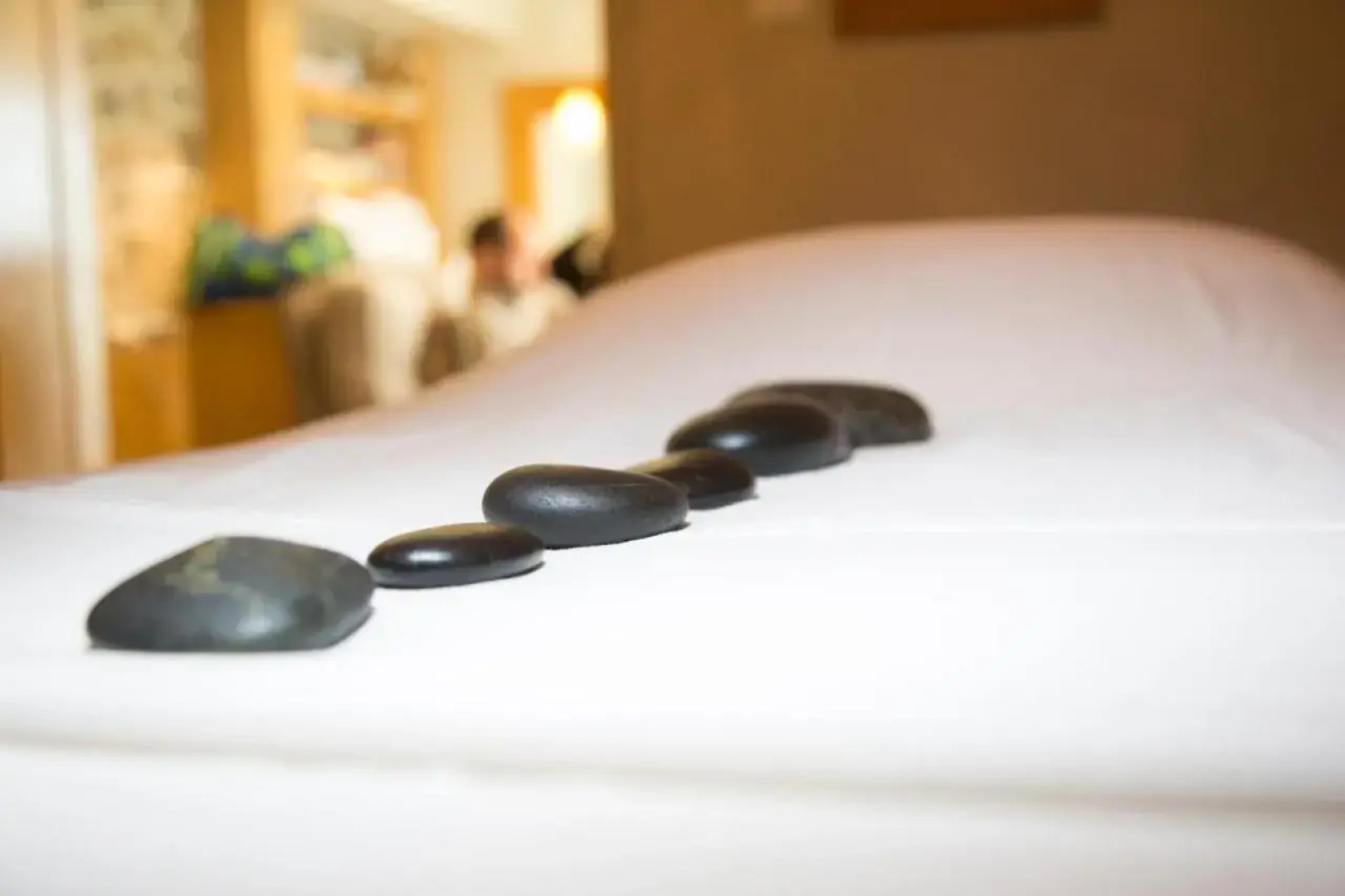 Elmhirst's Resort - On a lake