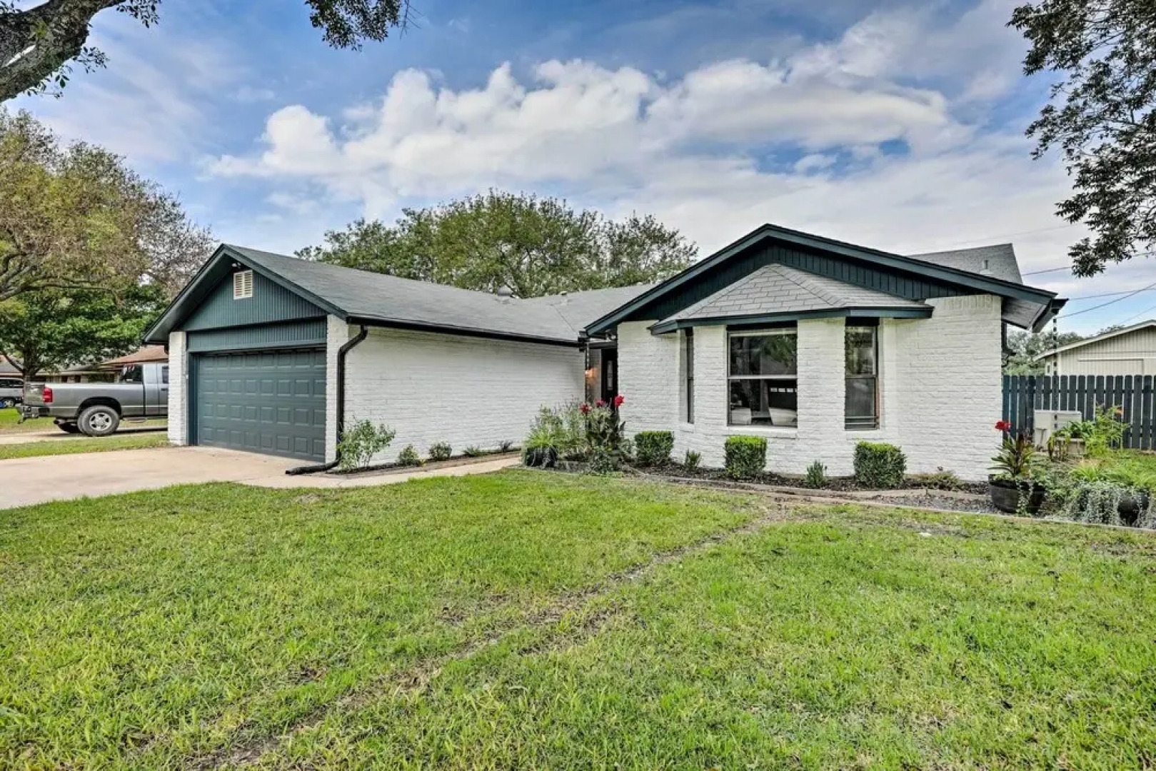Pet-friendly Lockhart Home w/ Private Yard!
