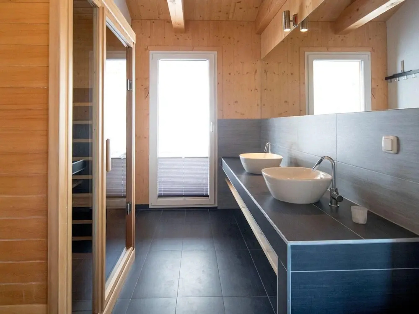 Lovely Chalet in Turracherhöhe with Sauna & Indoor Hot Tub