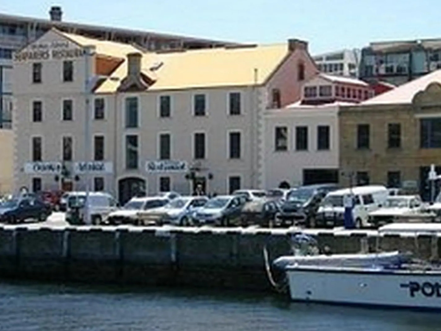 Sullivans Cove Apartments