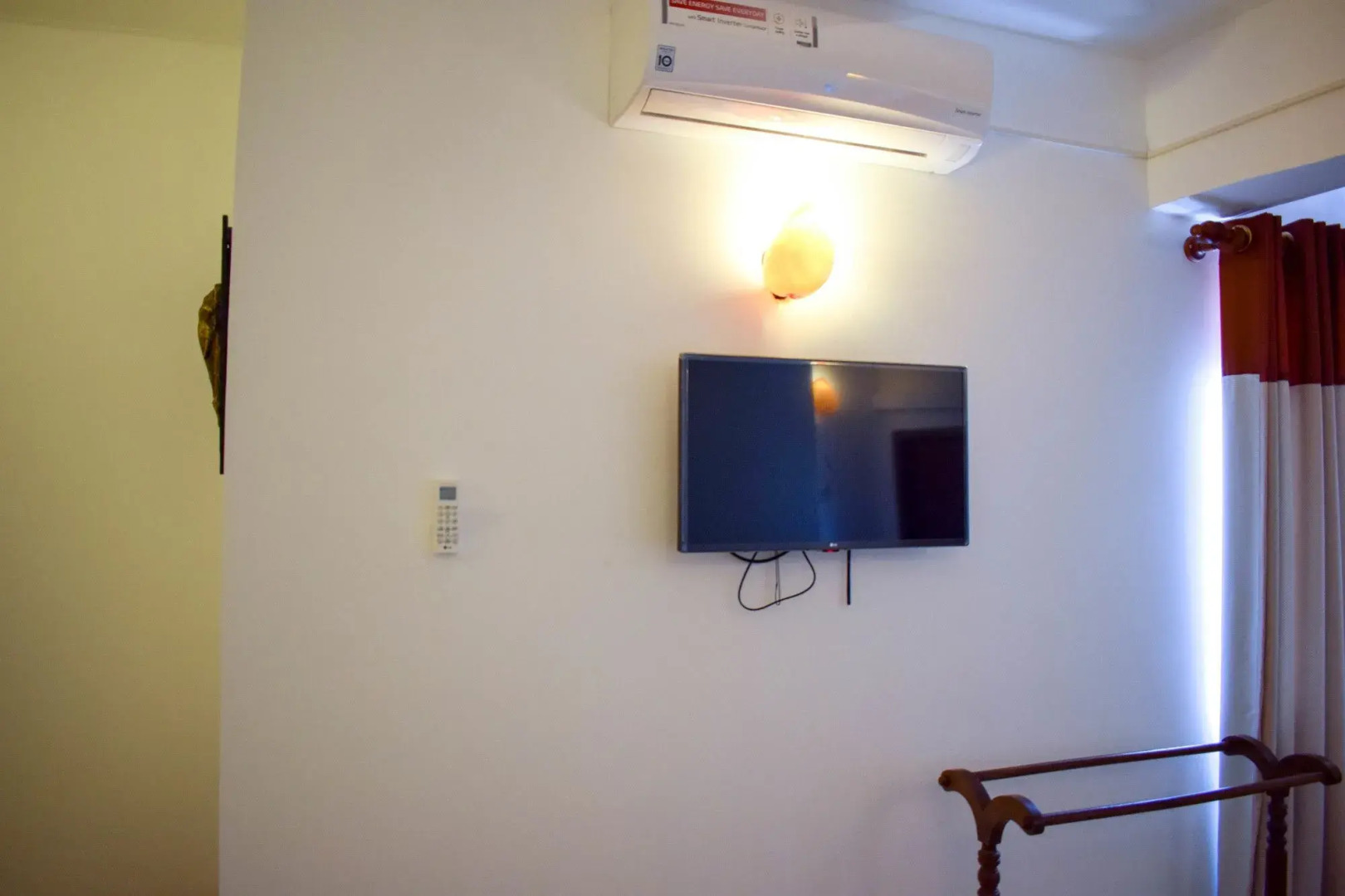 Yoho Menarigama Road