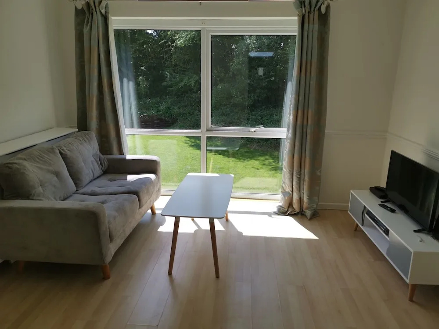 BookedUK - NEW Large duplex apartment