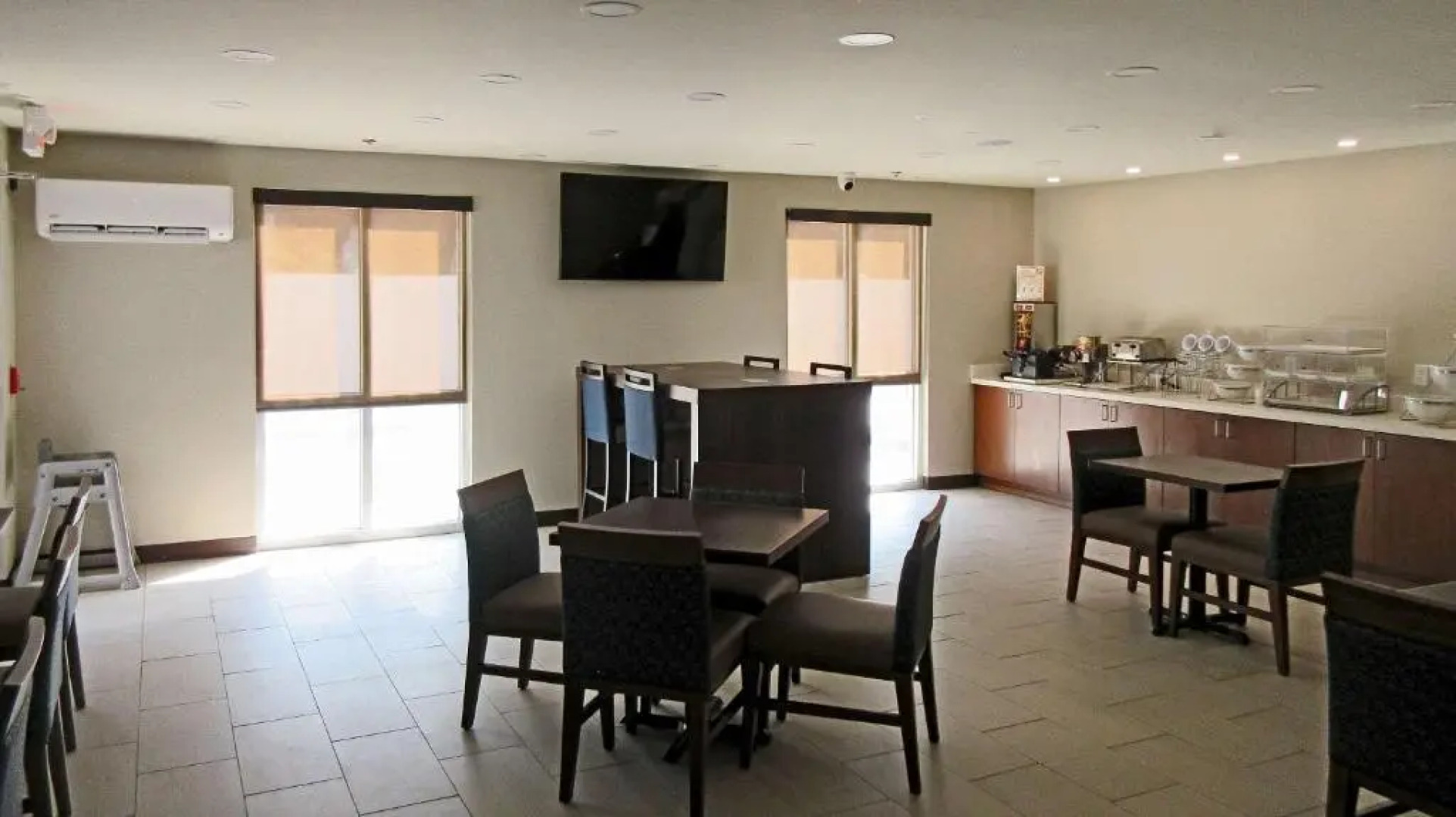 Comfort Inn & Suites