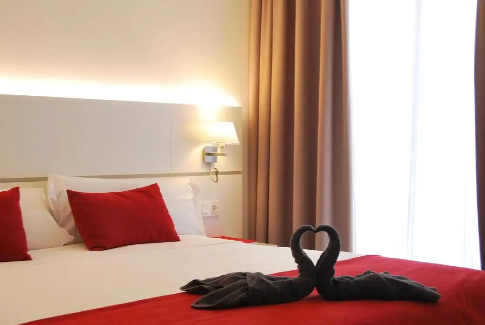 Hotel Pompaelo Plaza del Ayuntamiento & Spa