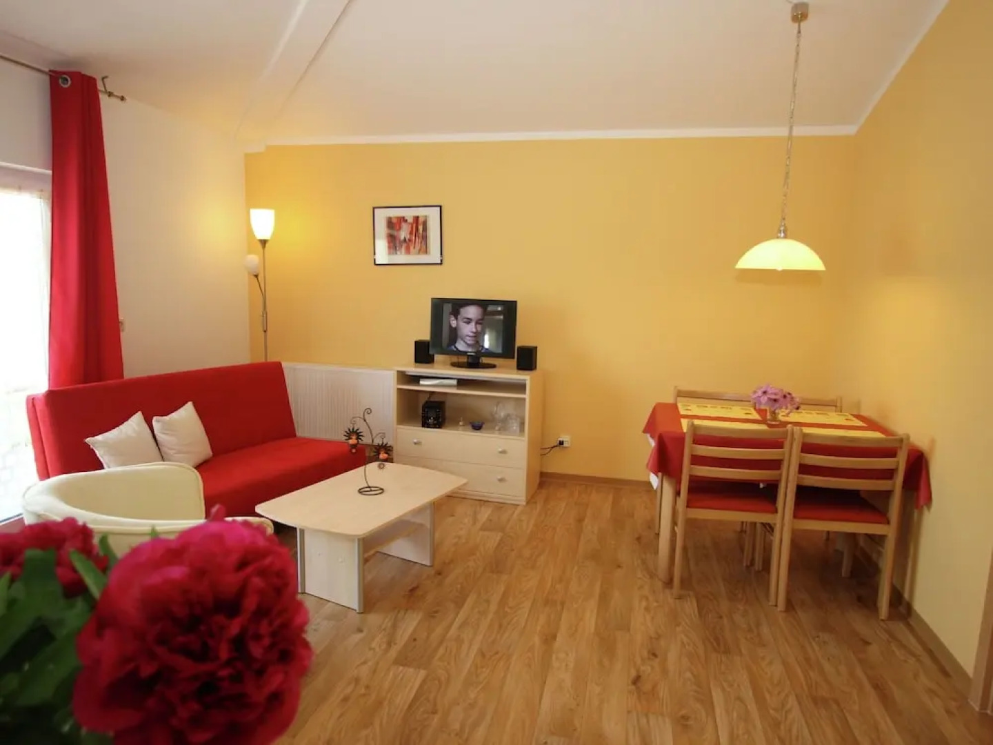 A Modern Furnished Holiday Home in a Lovely Area