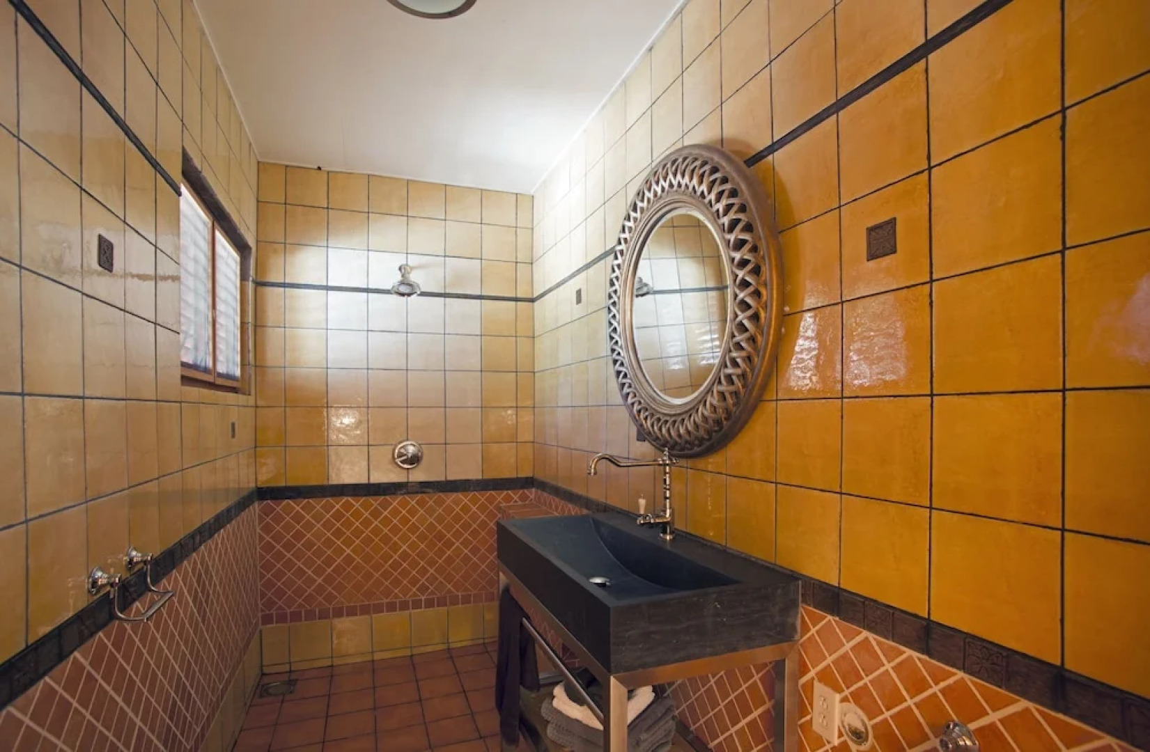 Sun Reef Village on Sea