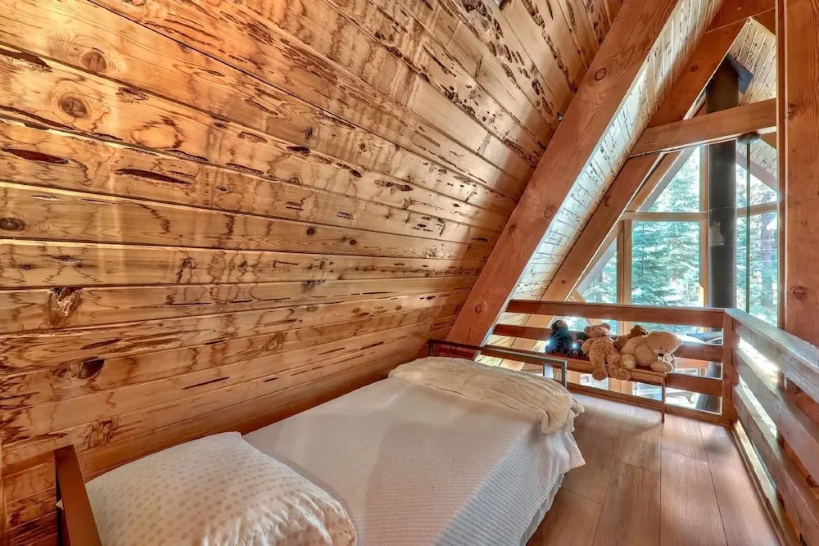 Pyramid Peak by RedAwning