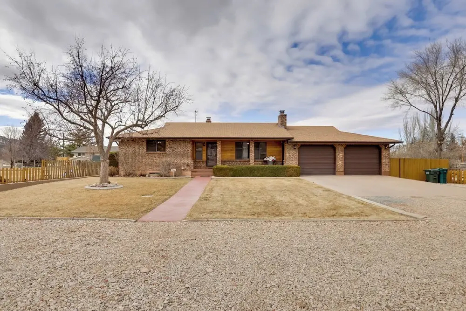 Parowan Escape With 2 Game Rooms, Deck & Yard!