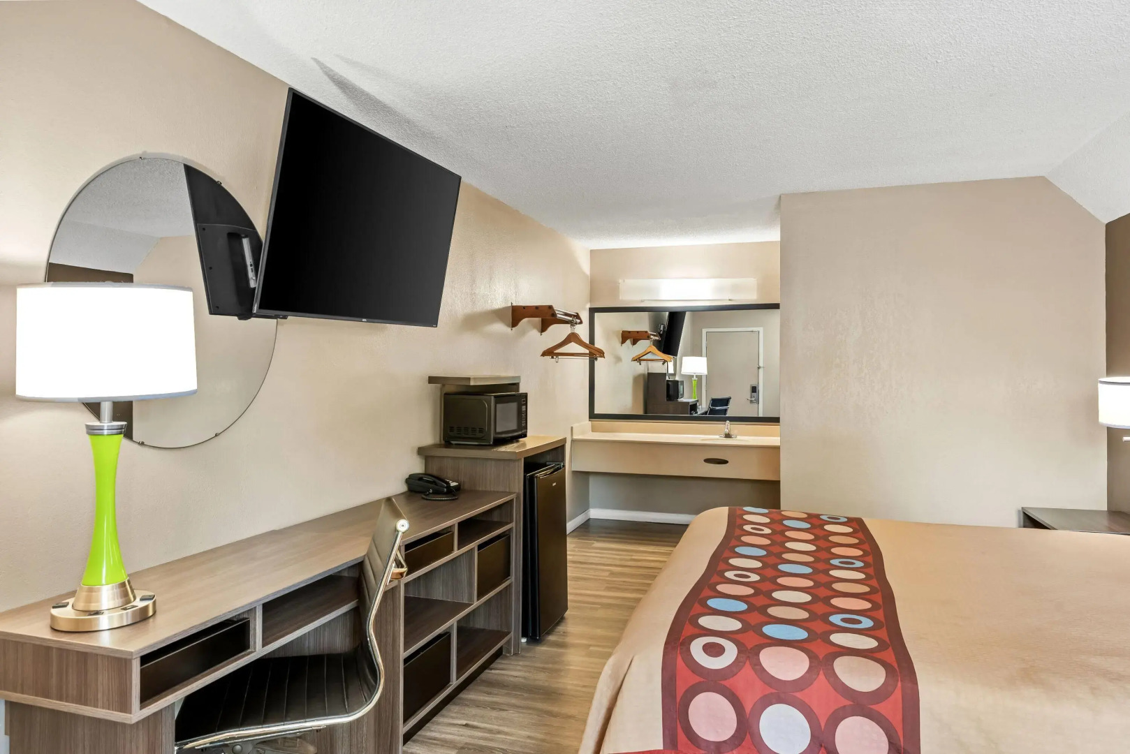 Super 8 by Wyndham Brownsburg