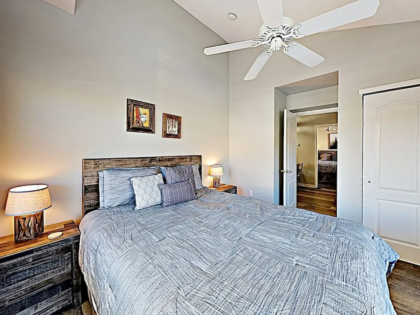 New Listing! Mountain-view : Pool & Hot Tub 2 Bedroom Condo